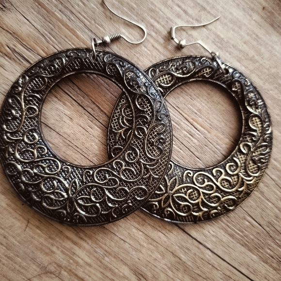 Elegant Silver Floral & Golden Oxidised Earrings - Picture 6 of 7